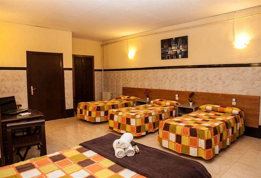 เพ็นชั่น เซเกร Hotel บาร์เซโลนา ภายนอก รูปภาพ
